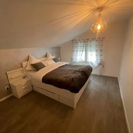 Maisonnette Avec Terrasse