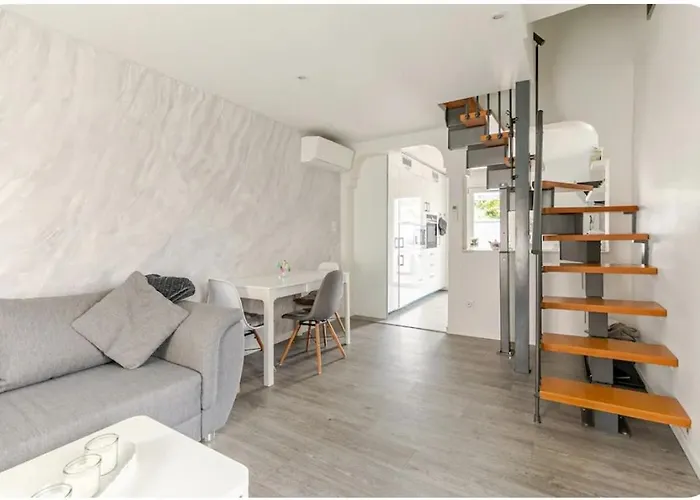 Pensión Maisonnette Avec Terrasse