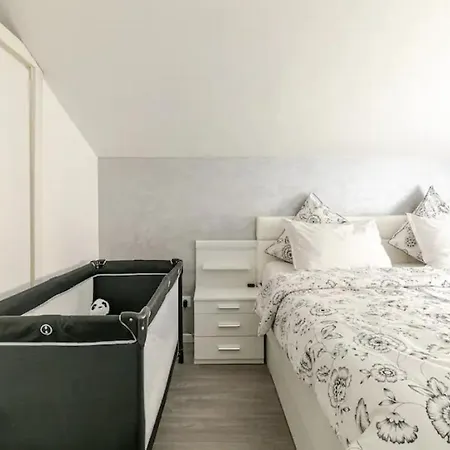 Maisonnette Avec Terrasse