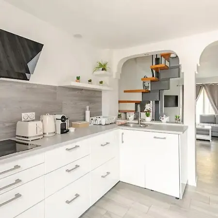 Maisonnette Avec Terrasse בית הארחה שטרסבורג