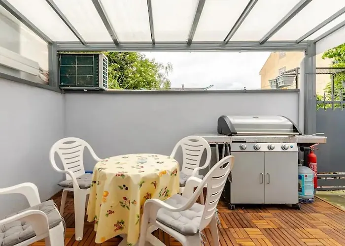 Guest house Maisonnette Avec Terrasse 4*