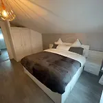 Maisonnette Avec Terrasse Maison d'hôtes 4*