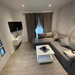 Maisonnette Avec Terrasse